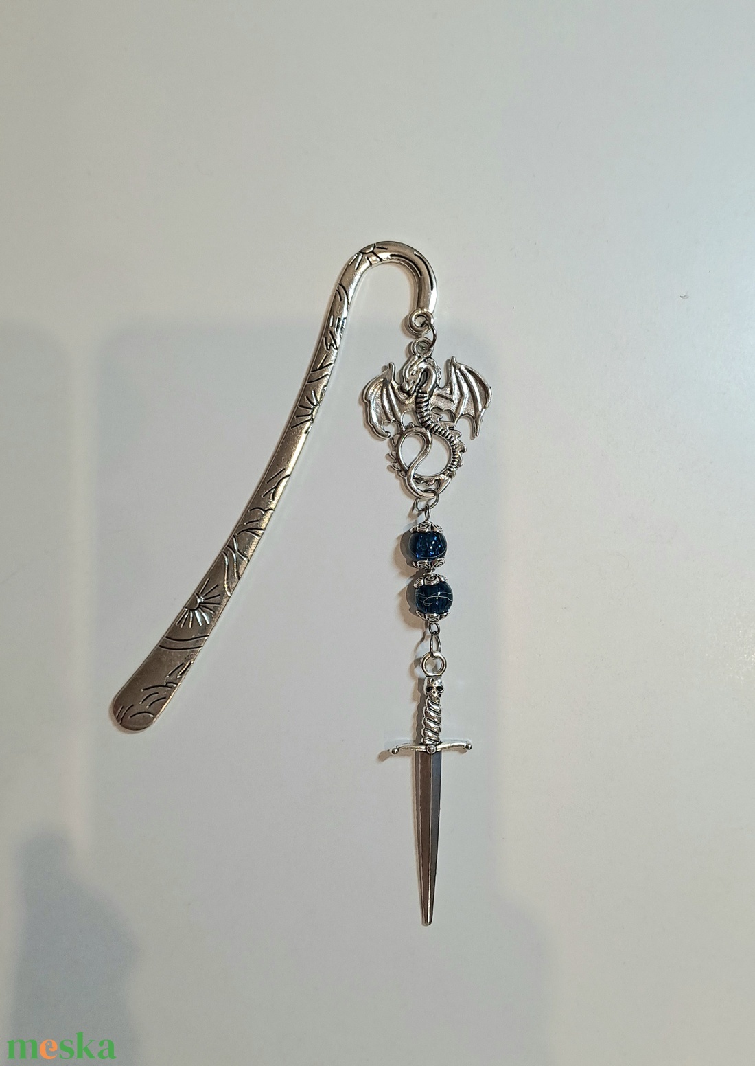 Könyvjelző gyöngyökkel és charmmal - könyv & zene - könyvjelző - Meska.hu
