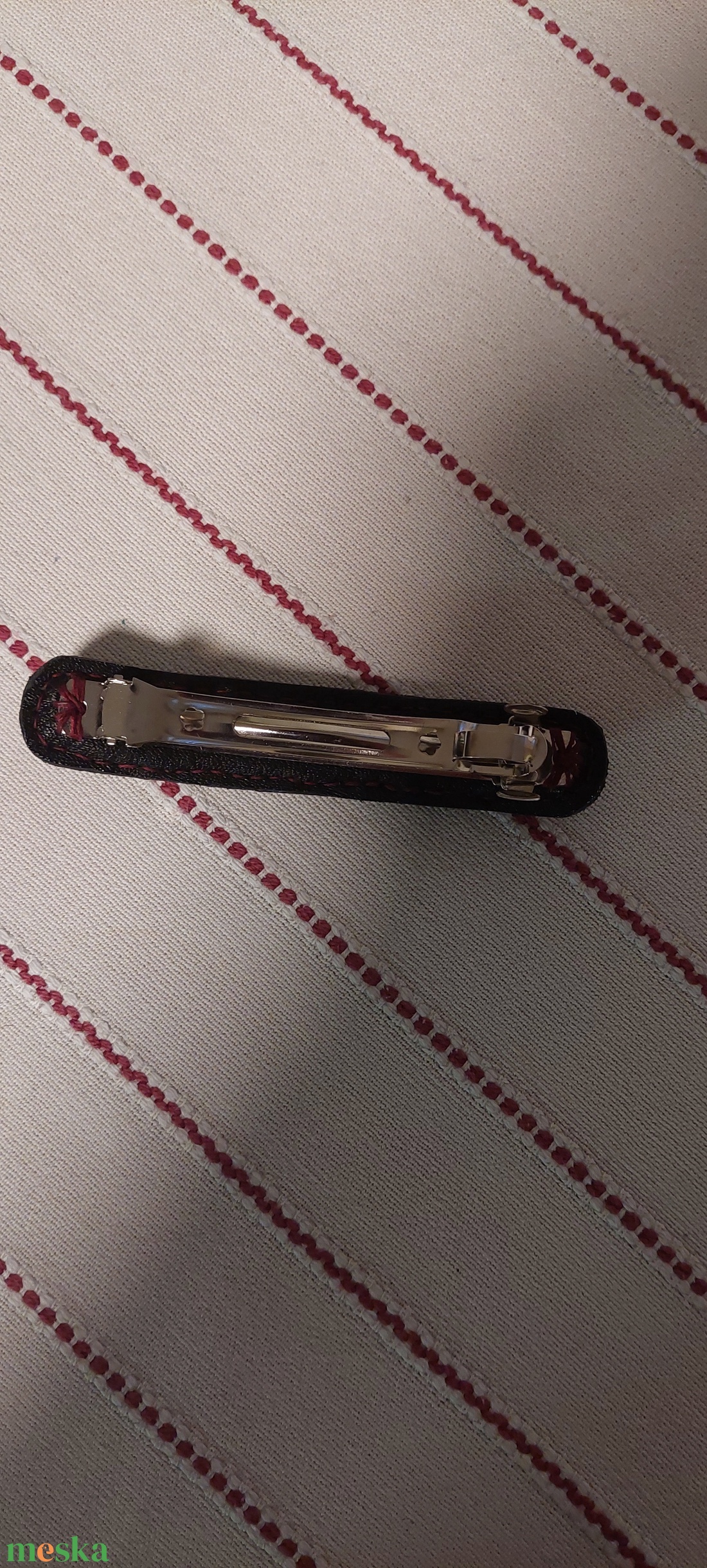 Fűzött mintás hajcsat - ruha & divat - hajdísz & hajcsat - hajcsat & hajtű - Meska.hu