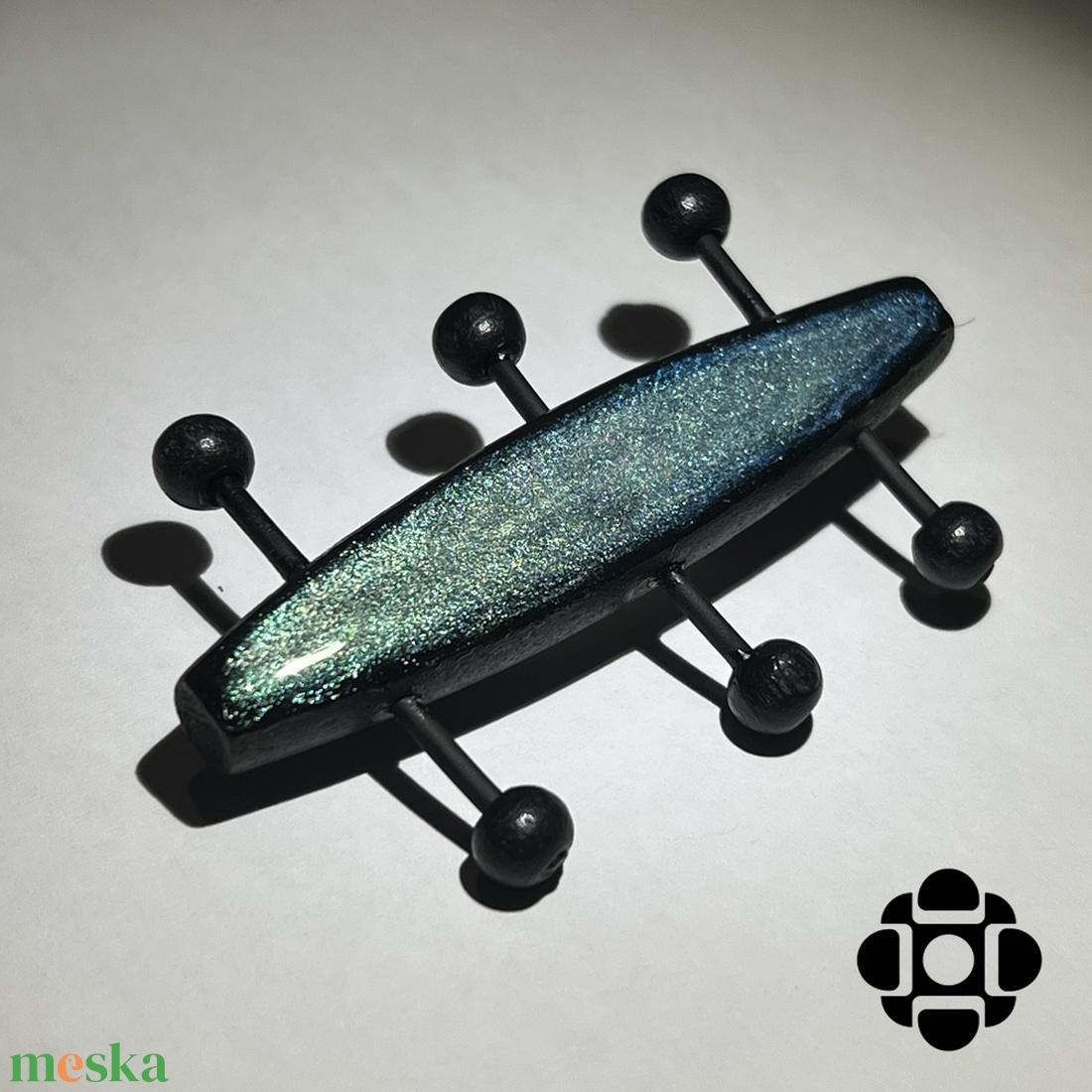 Elytra Noire kitűző - a bogár esszenciája - ékszer - kitűző és bross - Meska.hu