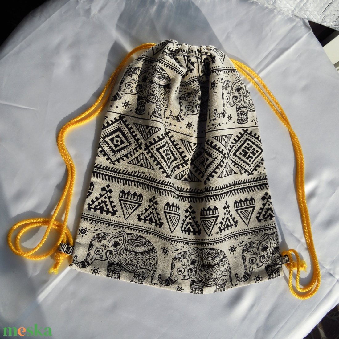 Fekete - krémszín elefántos  gymbag, hátizsák, tornazsák 100% pamut  - táska & tok - hátizsák - tornazsák, gymbag - Meska.hu