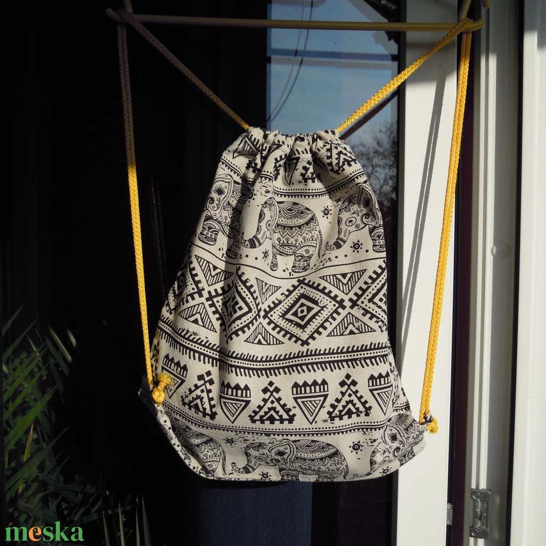 Fekete - krémszín elefántos  gymbag, hátizsák, tornazsák 100% pamut  - táska & tok - hátizsák - tornazsák, gymbag - Meska.hu