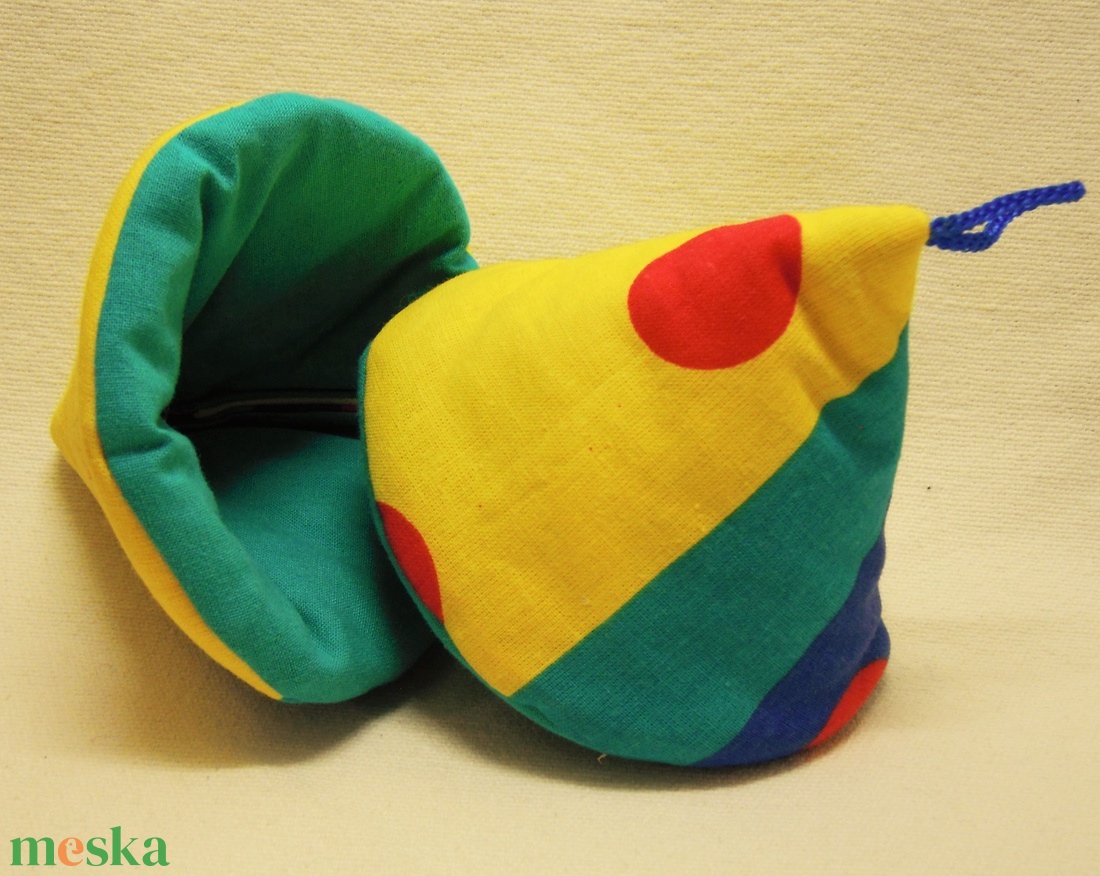 Vidám sárga, pöttyök, csíkok - edényfogó  - otthon & életmód - konyhafelszerelés, tálalás - konyhai textil - edényfogó & edényfedő - Meska.hu