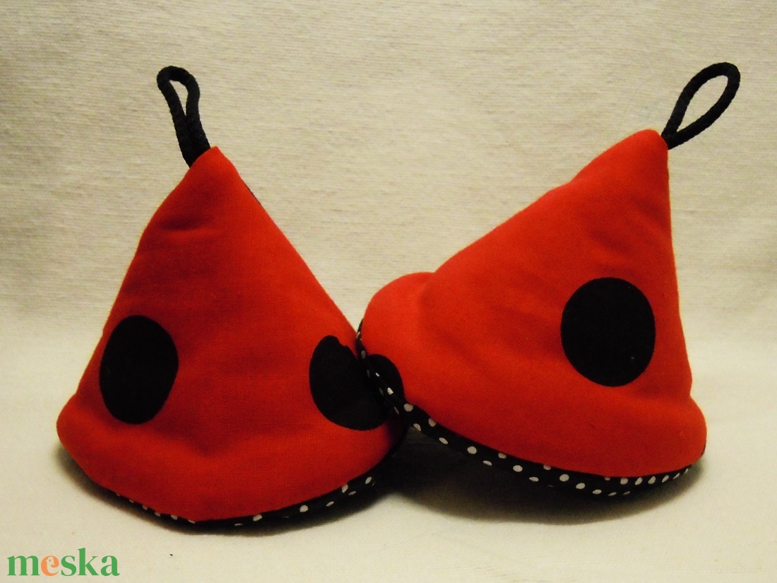 Piros-fekete katica pöttyös - edényfogó  - otthon & életmód - konyhafelszerelés, tálalás - konyhai textil - edényfogó & edényfedő - Meska.hu