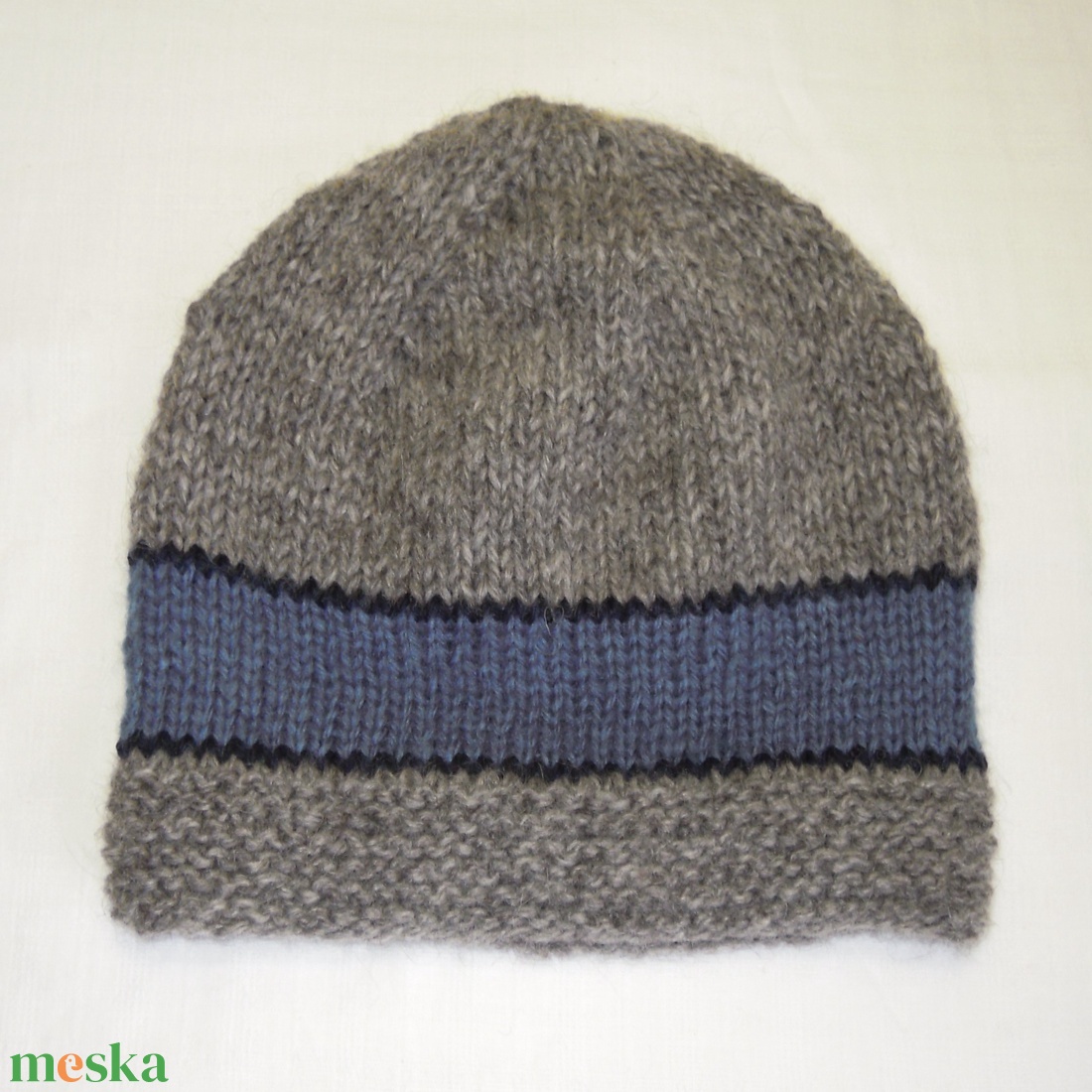 Gyapjú, kötött, férfi sapka - szürke, kék csíkos - ruha & divat - sál, sapka, kendő - sapka - Meska.hu