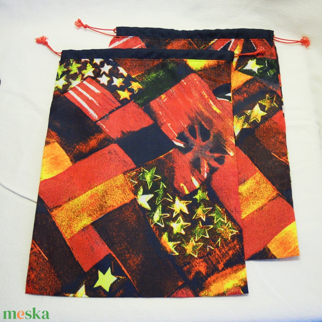 2 db cipőzsák - piros-fekete-sárga, csillagos, orkán anyagból - könnyű és praktikus - táska & tok - mosó & cipő zsák - Meska.hu