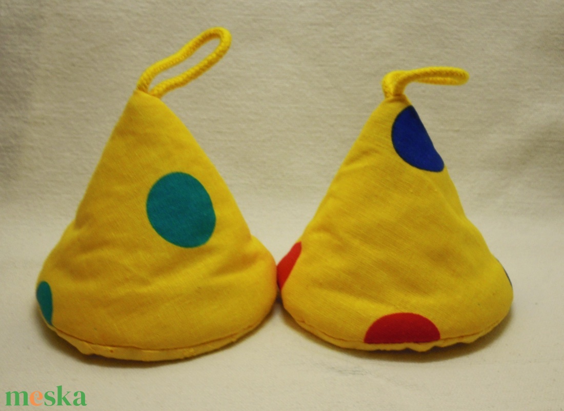 Vidám sárga, színes pöttyös edényfogó - 1 pár - otthon & életmód - konyhafelszerelés, tálalás - konyhai textil - edényfogó & edényfedő - Meska.hu