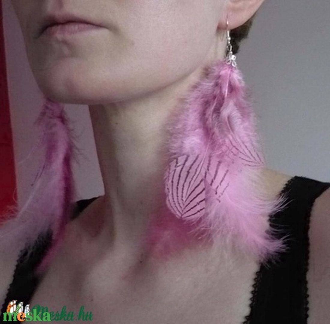 Rózsaszín hosszú madártollas füli - ékszer - fülbevaló - csillár fülbevaló - Meska.hu