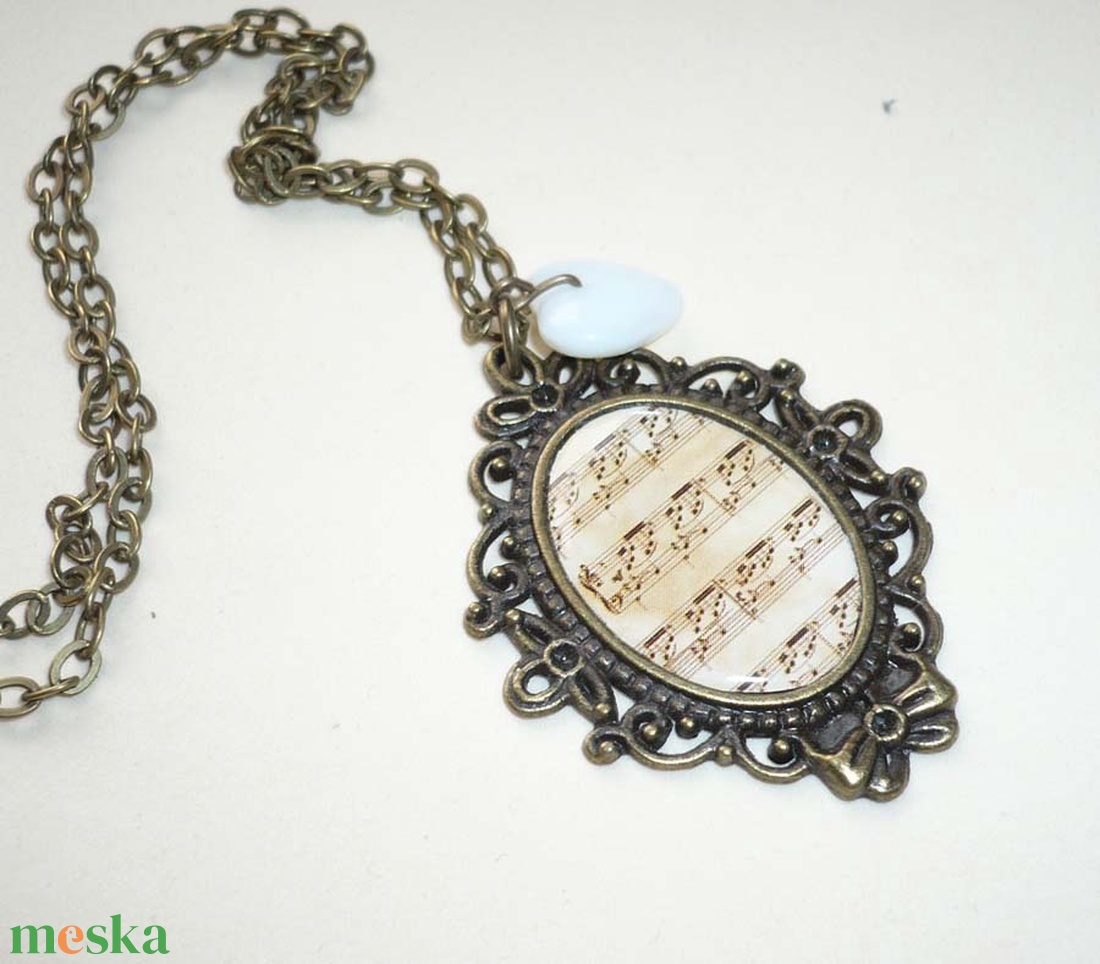 A zene szerelmese - könnyű réz medálos, rövid vintage nyaklnc - ékszer - nyaklánc - medálos nyaklánc - Meska.hu