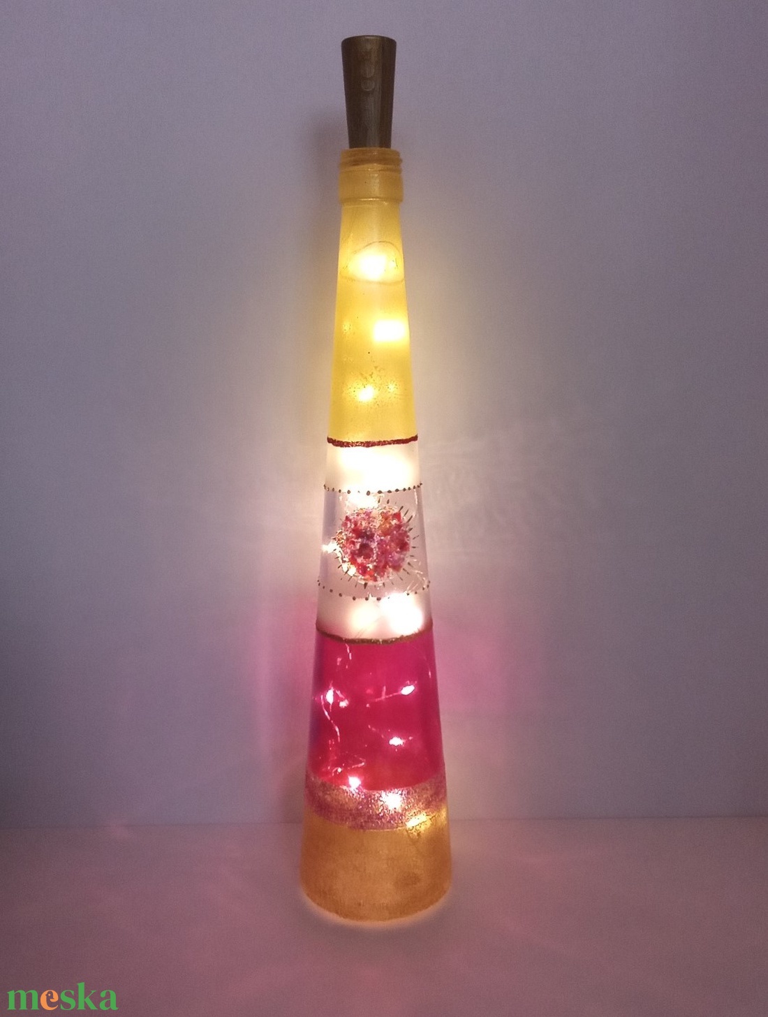 Pink-arany üveglámpás - egyedi festett üveg bottlelamp - otthon & életmód - lámpa - hangulatlámpa - Meska.hu Pink-arany üveglámpás - egyedi festett üveg bottlelamp - otthon & életmód - lámpa - hangulatlámpa - Meska.hu