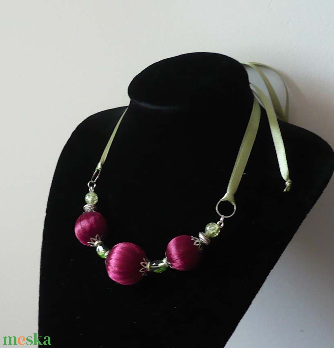 Elegancia - bordó és halvány zöld szaténgolyós nyaklánc - ékszer - nyaklánc - statement nyaklánc - Meska.hu Elegancia - bordó és halvány zöld szaténgolyós nyaklánc - ékszer - nyaklánc - statement nyaklánc - Meska.hu