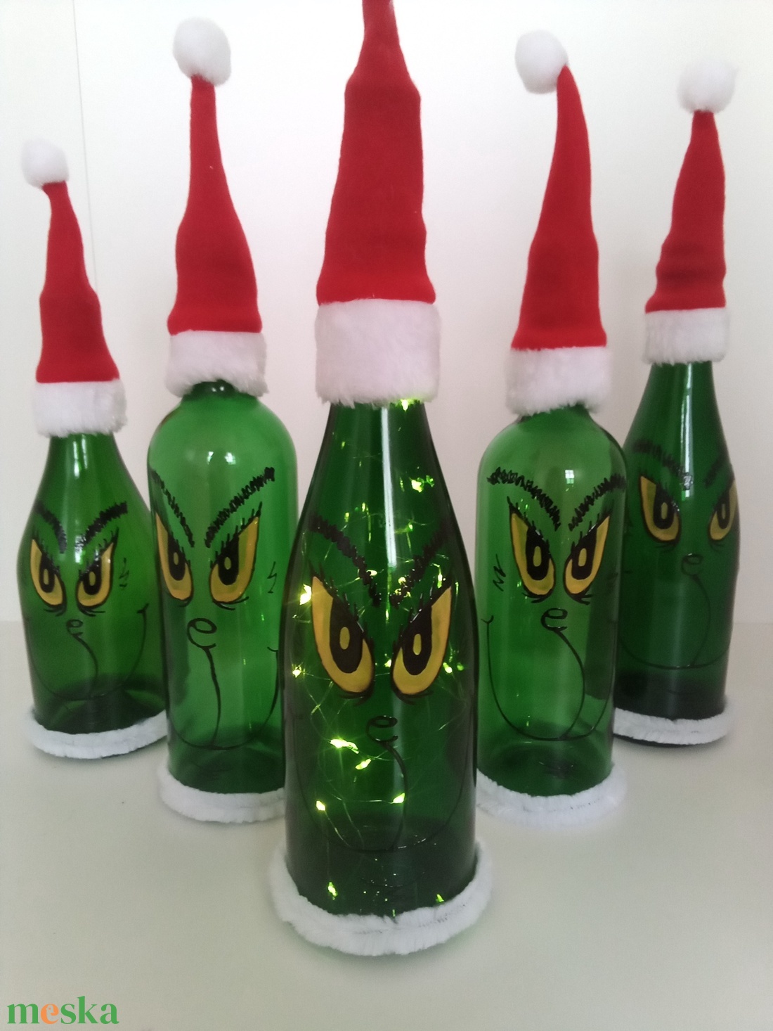 Pufók Grincs üveglámpás - egyedi festett üveg bottlelamp - otthon & életmód - lámpa - hangulatlámpa - Meska.hu