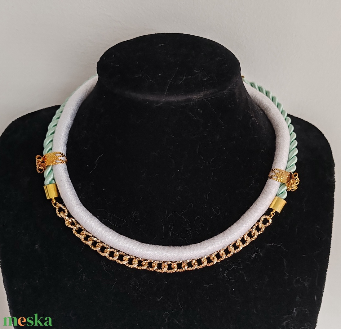 Mint Royale � Kétszerepes designer textilnyakék lánccal (Mentazöld - Hófehér) - ékszer - nyaklánc - többsoros nyaklánc - Meska.hu