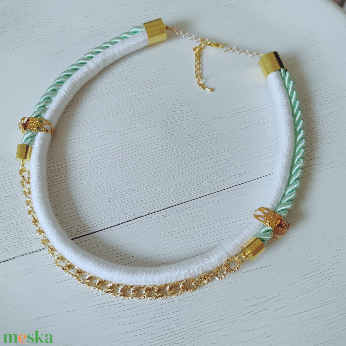 Mint Royale � Kétszerepes designer textilnyakék lánccal (Mentazöld - Hófehér) - ékszer - nyaklánc - többsoros nyaklánc - Meska.hu