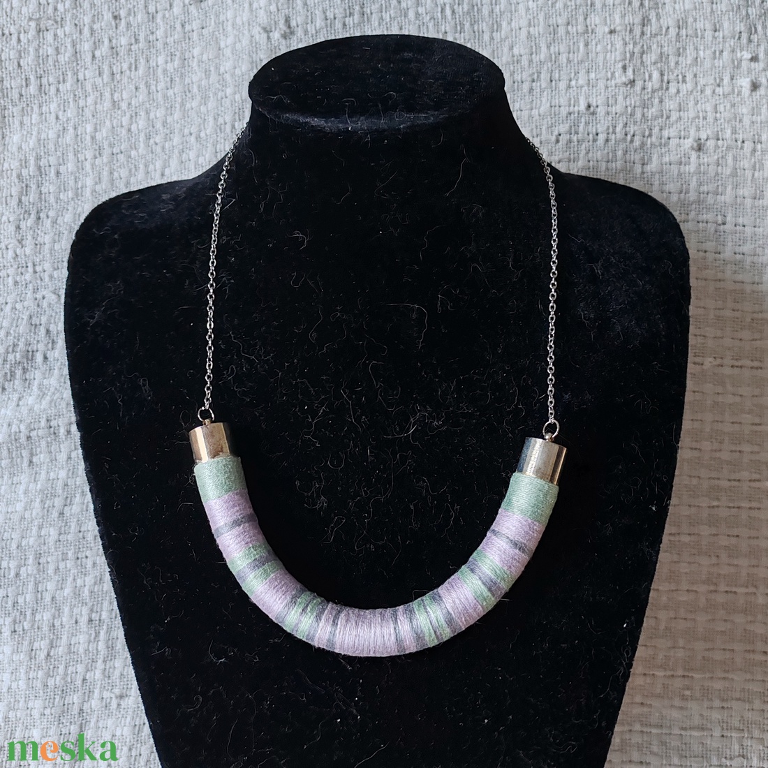 Mint - Lilac Twist � Mentazöld és halványlila fonallal bevont íves nyakék ezüst lánccal - ékszer - nyaklánc - statement nyaklánc - Meska.hu