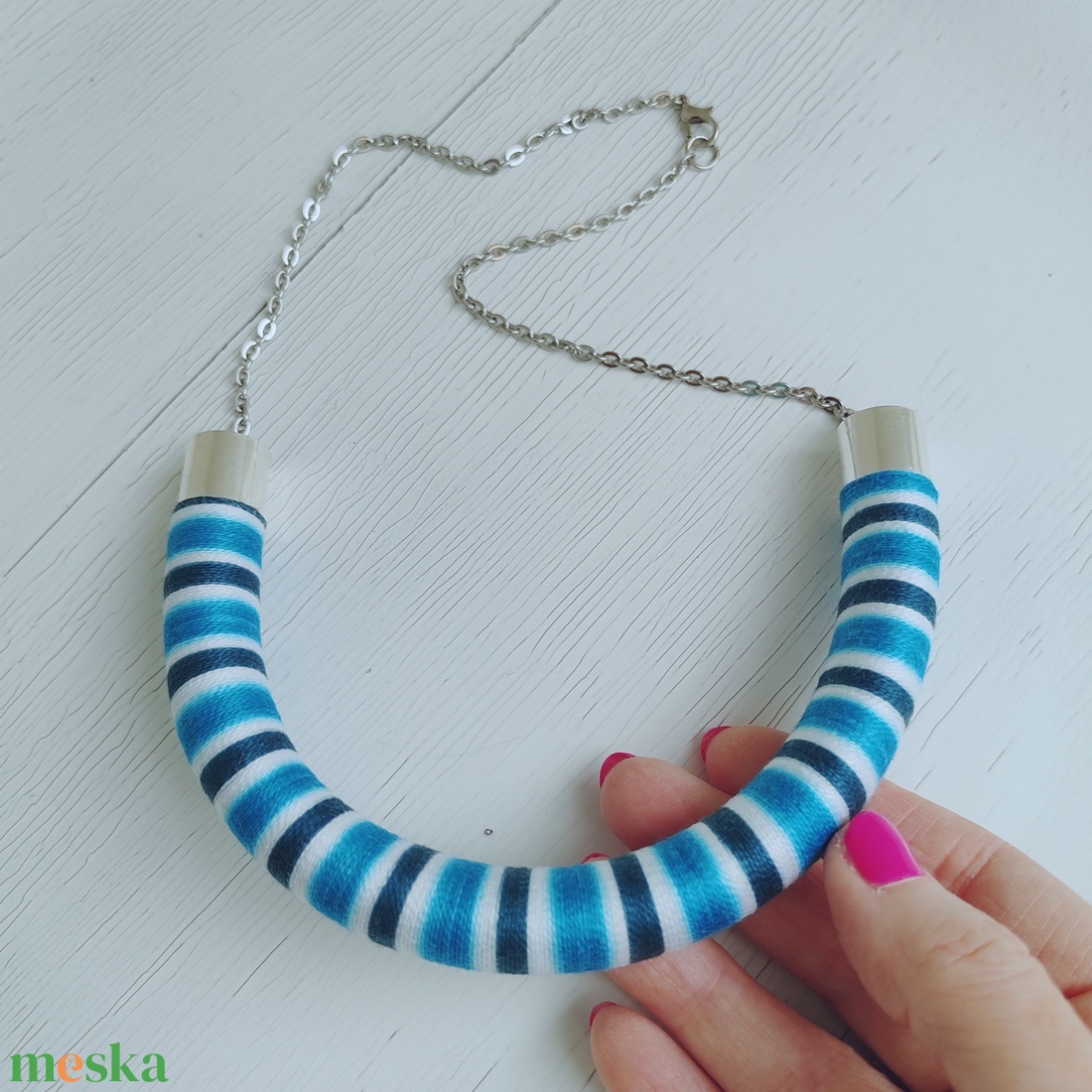 Ocean Twist Bold � Kézzel tekert kék-fehér csíkos textilékszer (Türkiz - Teal) - ékszer - nyaklánc - statement nyaklánc - Meska.hu
