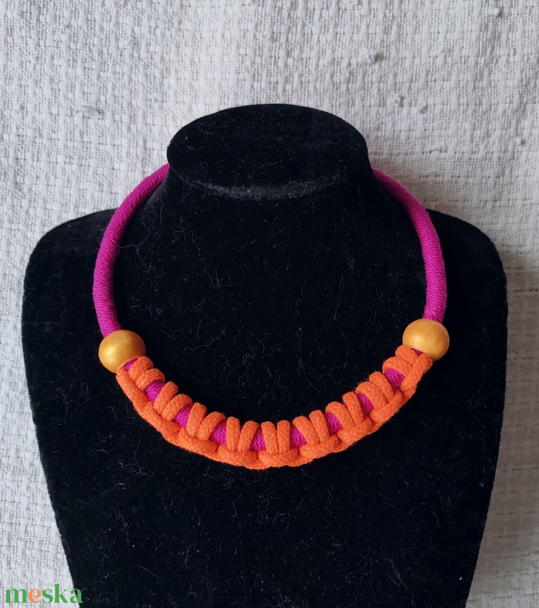Sunset Energy � Fuchsia és narancs makramés textilnyaklánc festett fagyöngyökkel - ékszer - nyaklánc - statement nyaklánc - Meska.hu