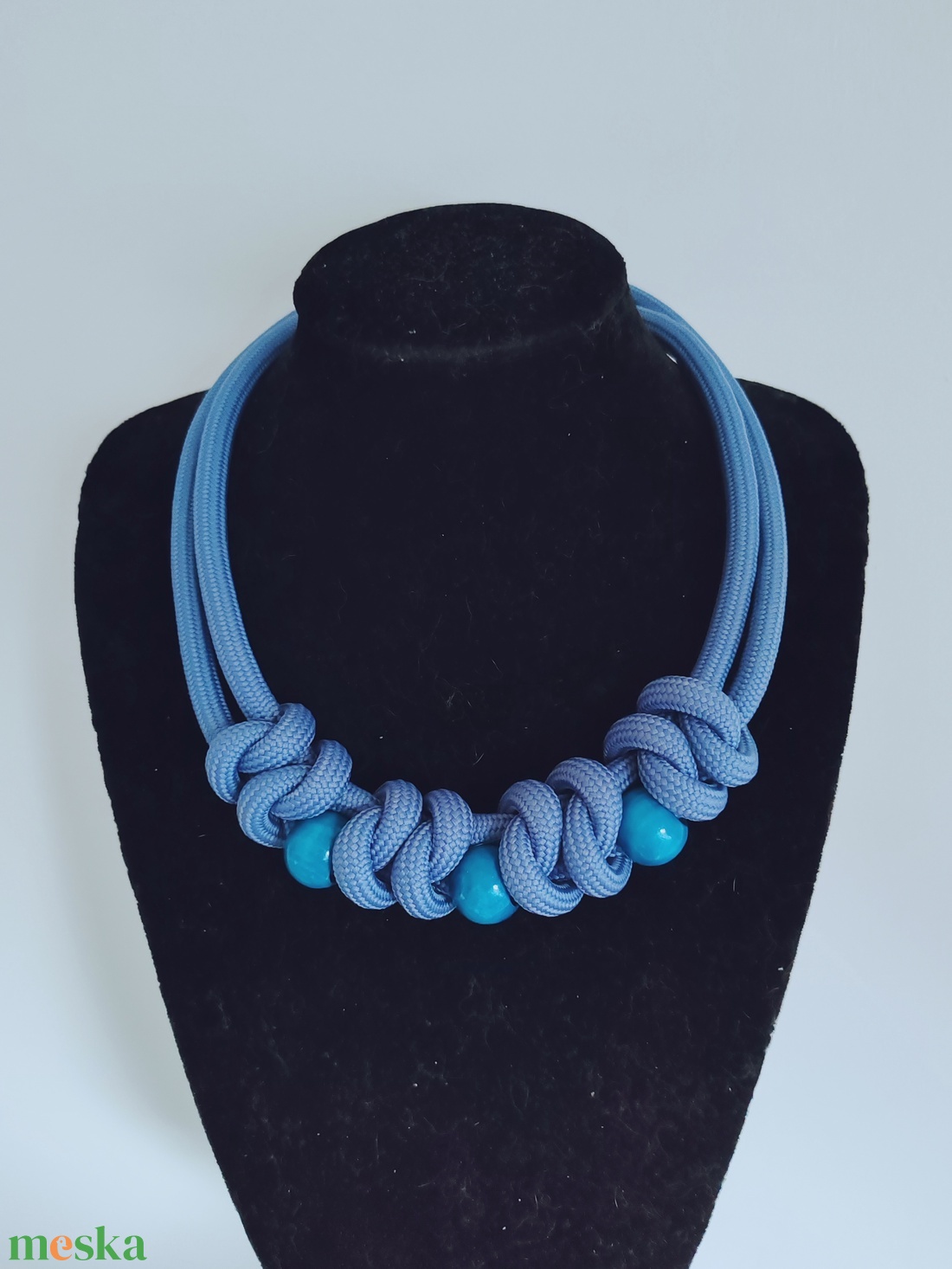 Indigo Knot Statement � Farmerkék makramécsomós nyakék türkiz gyöngyökkel - ékszer - nyaklánc - statement nyaklánc - Meska.hu