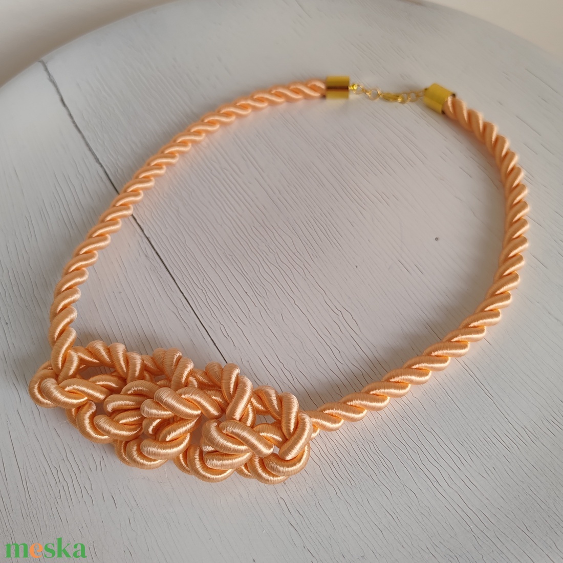 Peach Silk Knot  � Selyemzsinór díszcsomós textilnyakék (Barack) - ékszer - nyaklánc - statement nyaklánc - Meska.hu