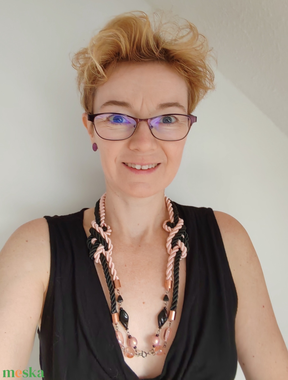 Black - Rosegold Fusion � Elöl záródó selyemzsinór nyaklánc gyöngyökkel (fekete - rózsa) - ékszer - nyaklánc - statement nyaklánc - Meska.hu