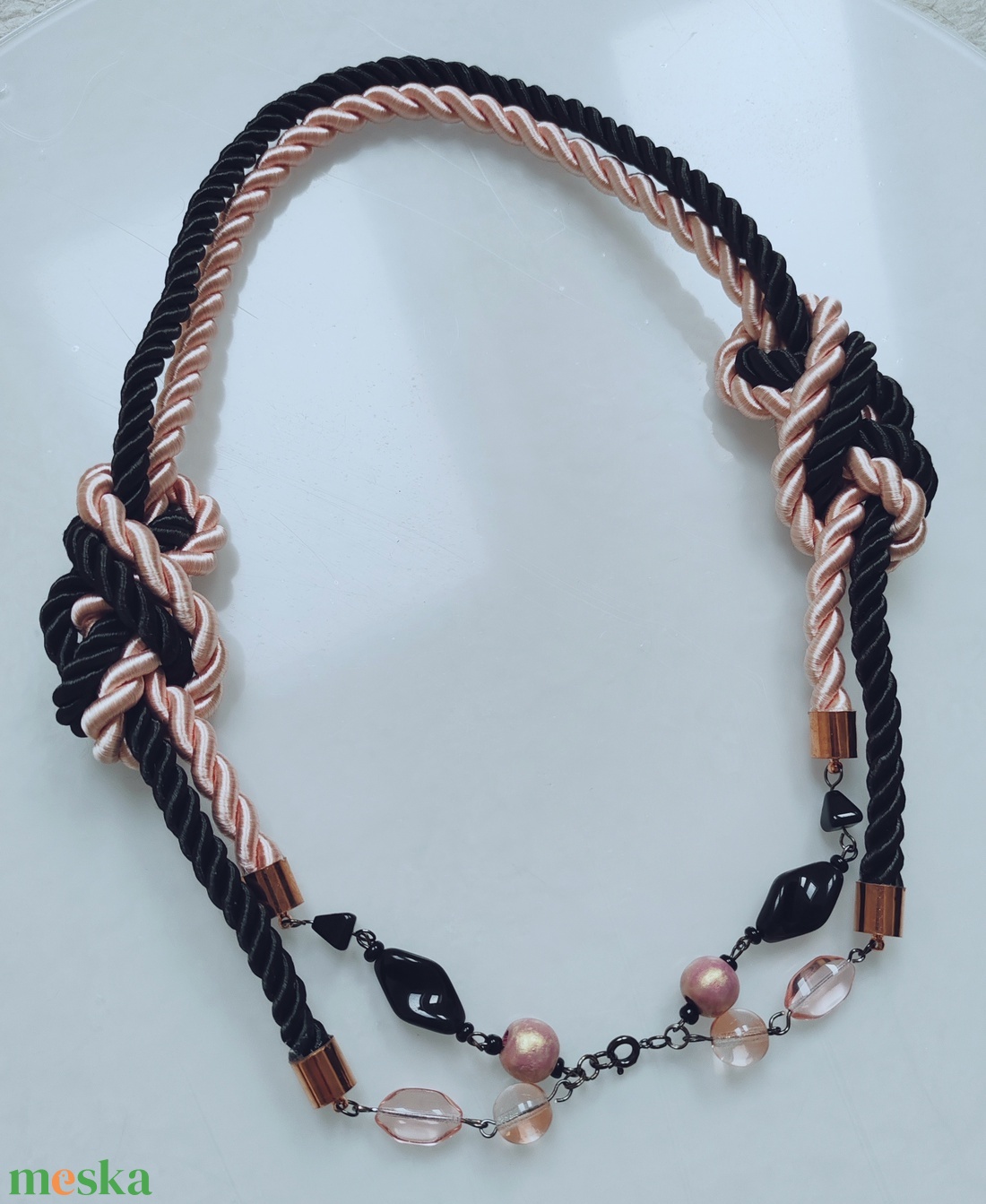 Black - Rosegold Fusion � Elöl záródó selyemzsinór nyaklánc gyöngyökkel (fekete - rózsa) - ékszer - nyaklánc - statement nyaklánc - Meska.hu