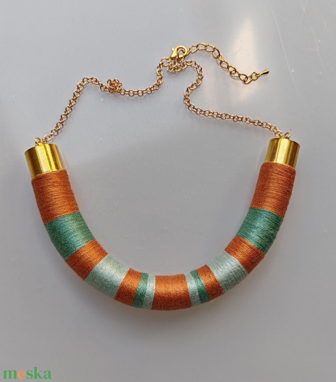 Terracotta - Mint Arc � Fonaltekercselt íves statement nyaklánc (42 cm + 5 cm) - ékszer - nyaklánc - statement nyaklánc - Meska.hu