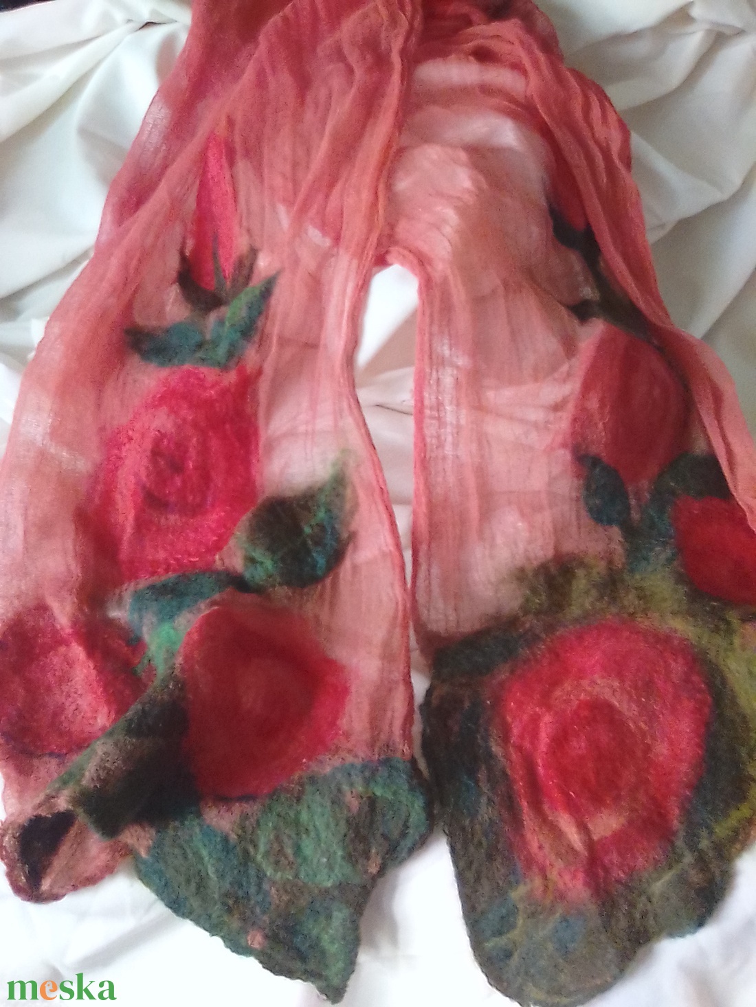 Rózsás géz sál - ruha & divat - sál, sapka, kendő - vállkendő - Meska.hu