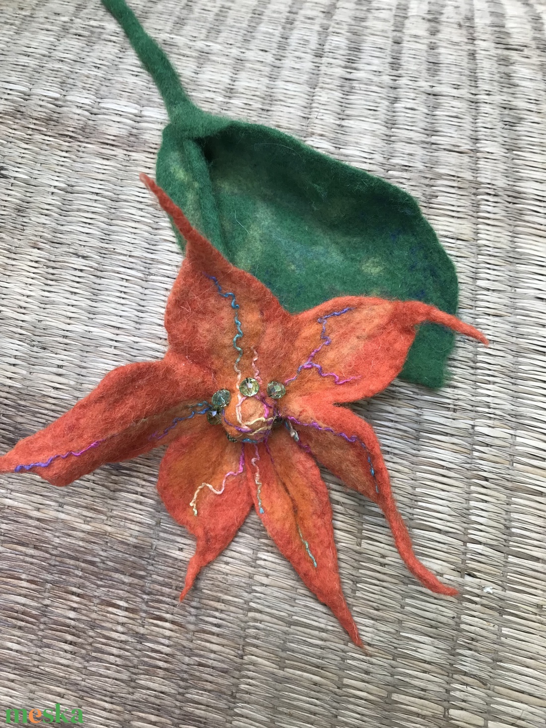 Ballagásra nemez virág - ünnepi díszek, dekorációk - húsvéti díszek és dekorációk - húsvéti asztaldíszek - Meska.hu