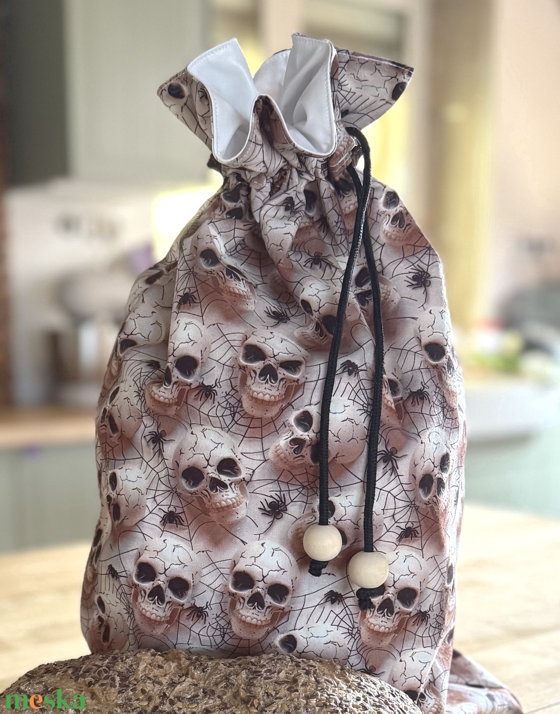 Frissen tartó Kenyeres Zsák - koponya mintás- - otthon & életmód - dekoráció - halloween - halloweeni asztaldísz - Meska.hu Frissen tartó Kenyeres Zsák - koponya mintás- - otthon & életmód - dekoráció - halloween - halloweeni asztaldísz - Meska.hu