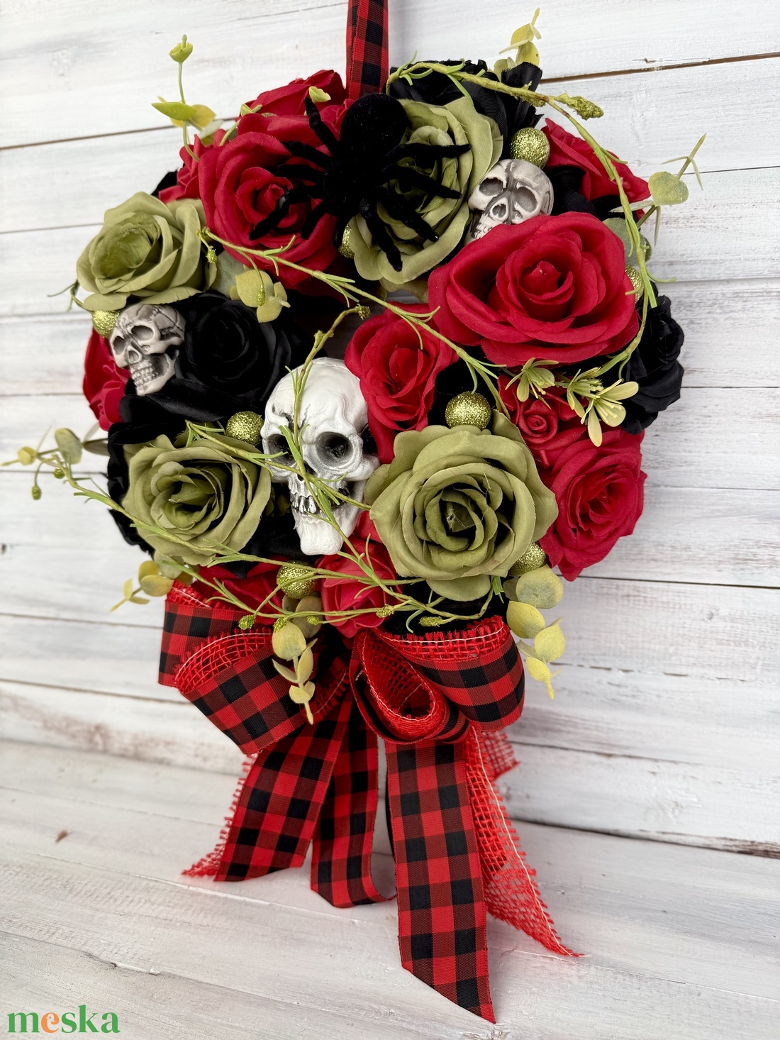Halloween kopogtató � vörös , zöld és fekete rózsákkal - otthon & életmód - dekoráció - halloween - halloweeni ajtódíszek és ablakdíszek - Meska.hu