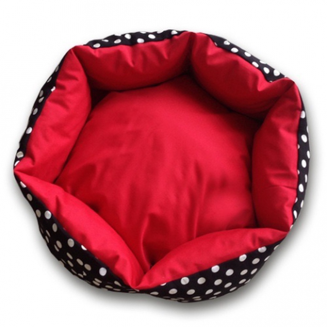 Cicaágy, kutyaágy fekete-fehér pöttyös és piros anyagból -  - Meska.hu