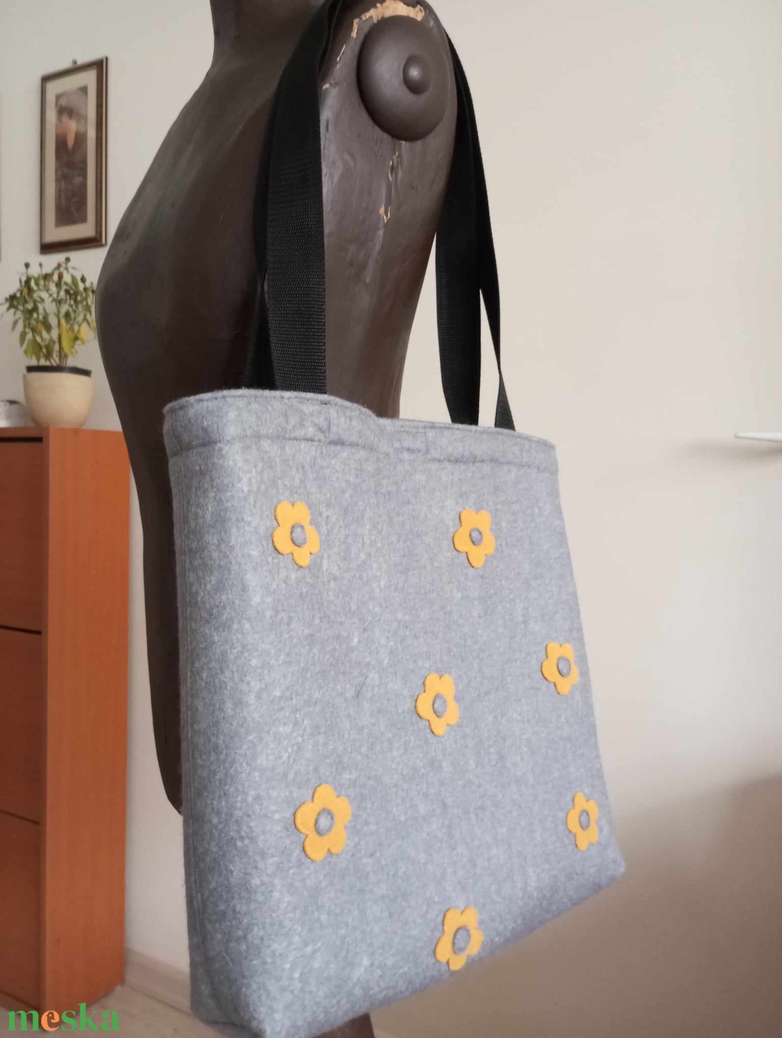 Filctáska virágokkal - sárga - táska & tok - bevásárlás & shopper táska - shopper, textiltáska, szatyor - Meska.hu Filctáska virágokkal - sárga - táska & tok - bevásárlás & shopper táska - shopper, textiltáska, szatyor - Meska.hu