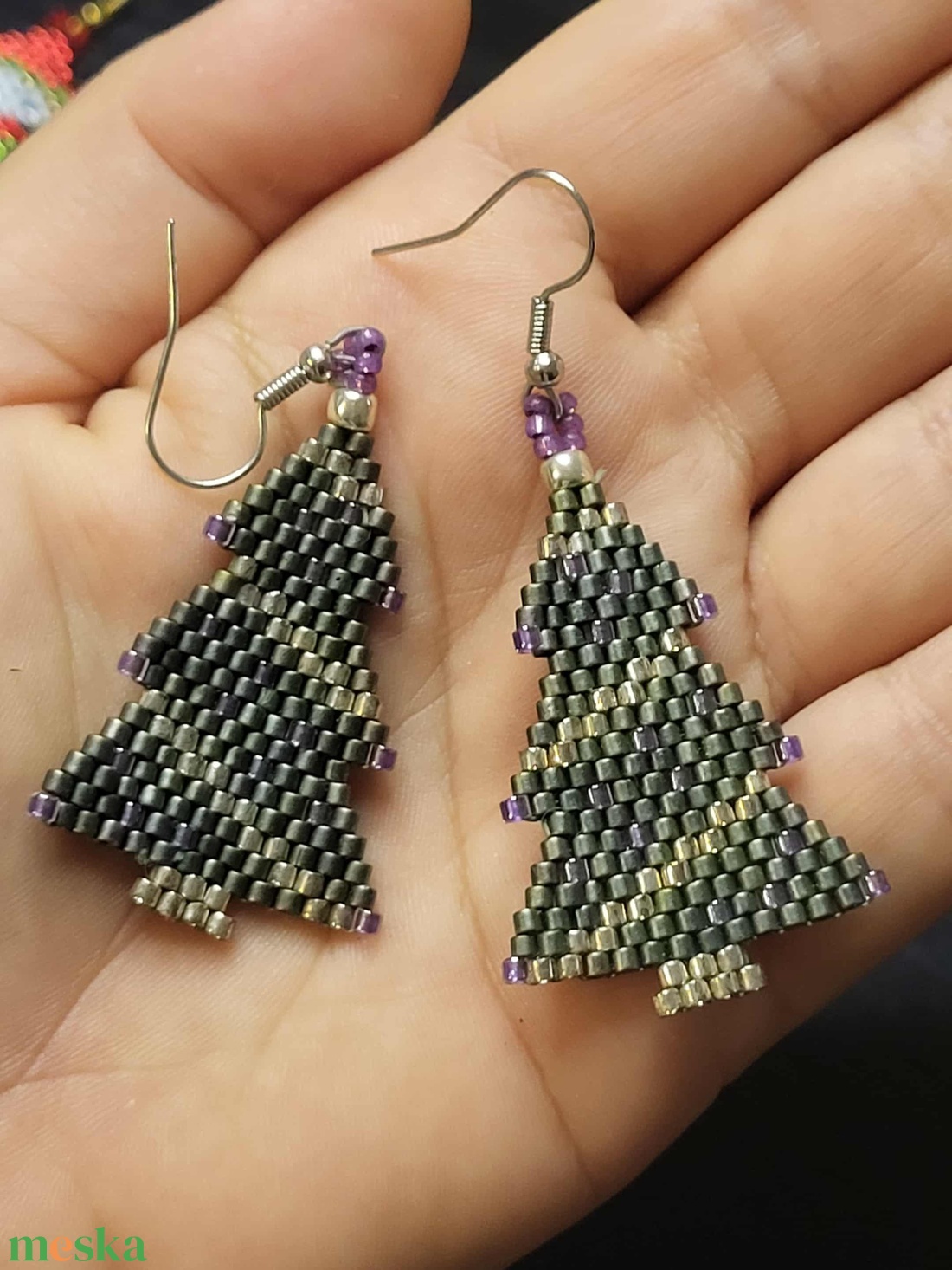 Karácsonyi fenyőfás fülbevaló - ékszer - fülbevaló - lógó fülbevaló - Meska.hu