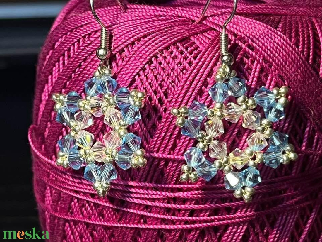 Karácsonyi hópihe fülbevaló - ékszer - fülbevaló - lógó fülbevaló - Meska.hu Karácsonyi hópihe fülbevaló - ékszer - fülbevaló - lógó fülbevaló - Meska.hu