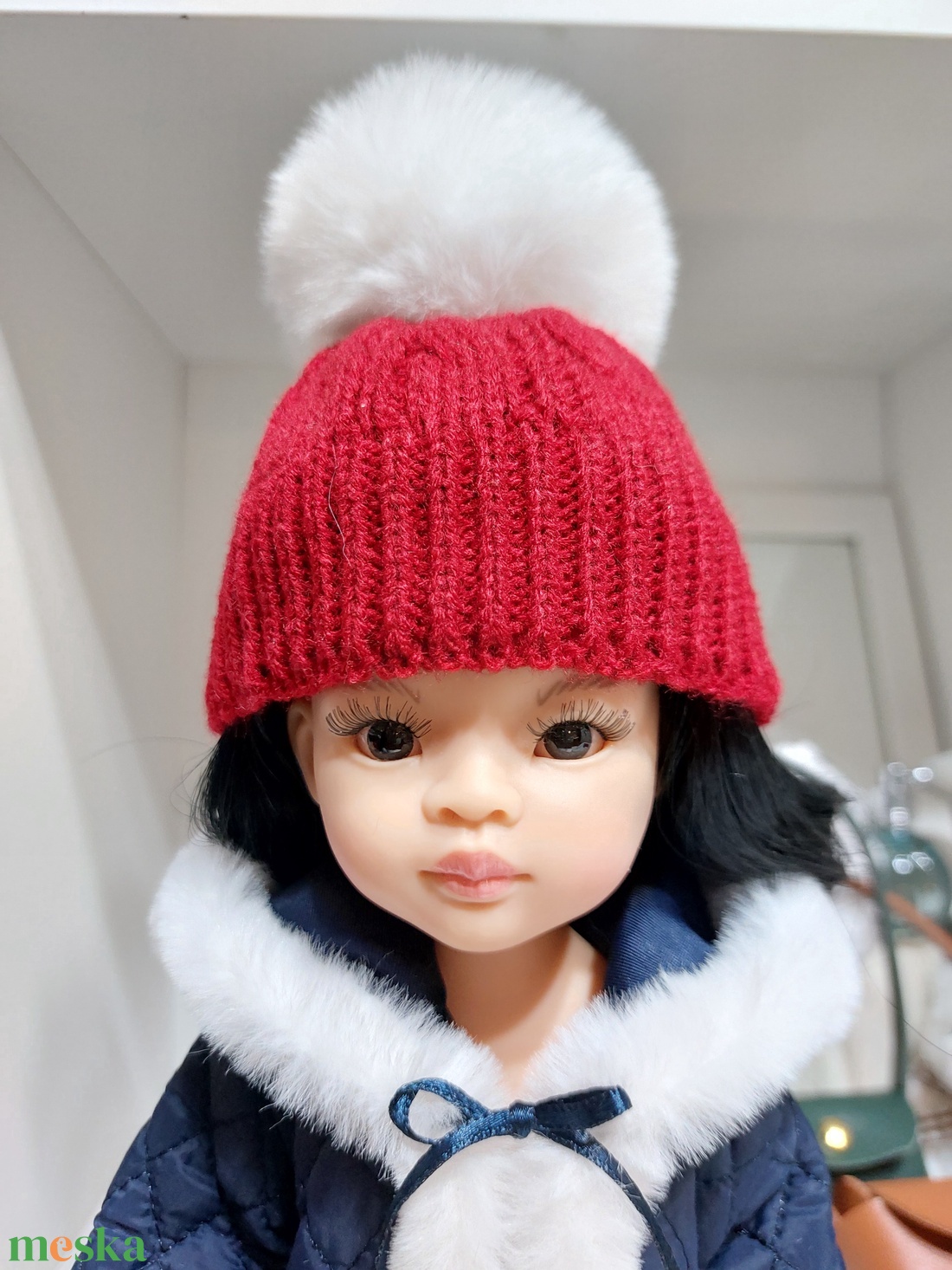 Paola Reina piros kötött sapka fehér bojttal - játék & sport - baba & babaház - babaruha, babakellék - Meska.hu Paola Reina piros kötött sapka fehér bojttal - játék & sport - baba & babaház - babaruha, babakellék - Meska.hu