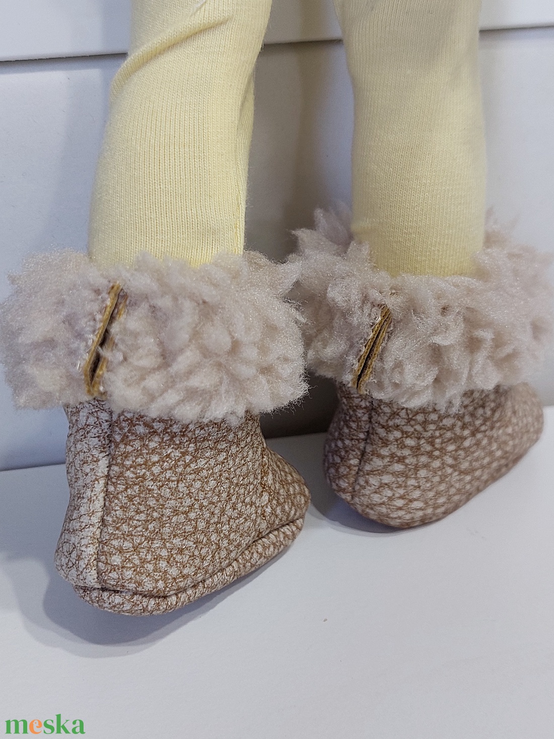 Paola Reina világosbarna szőrmés csizma - játék & sport - baba & babaház - babaruha, babakellék - Meska.hu