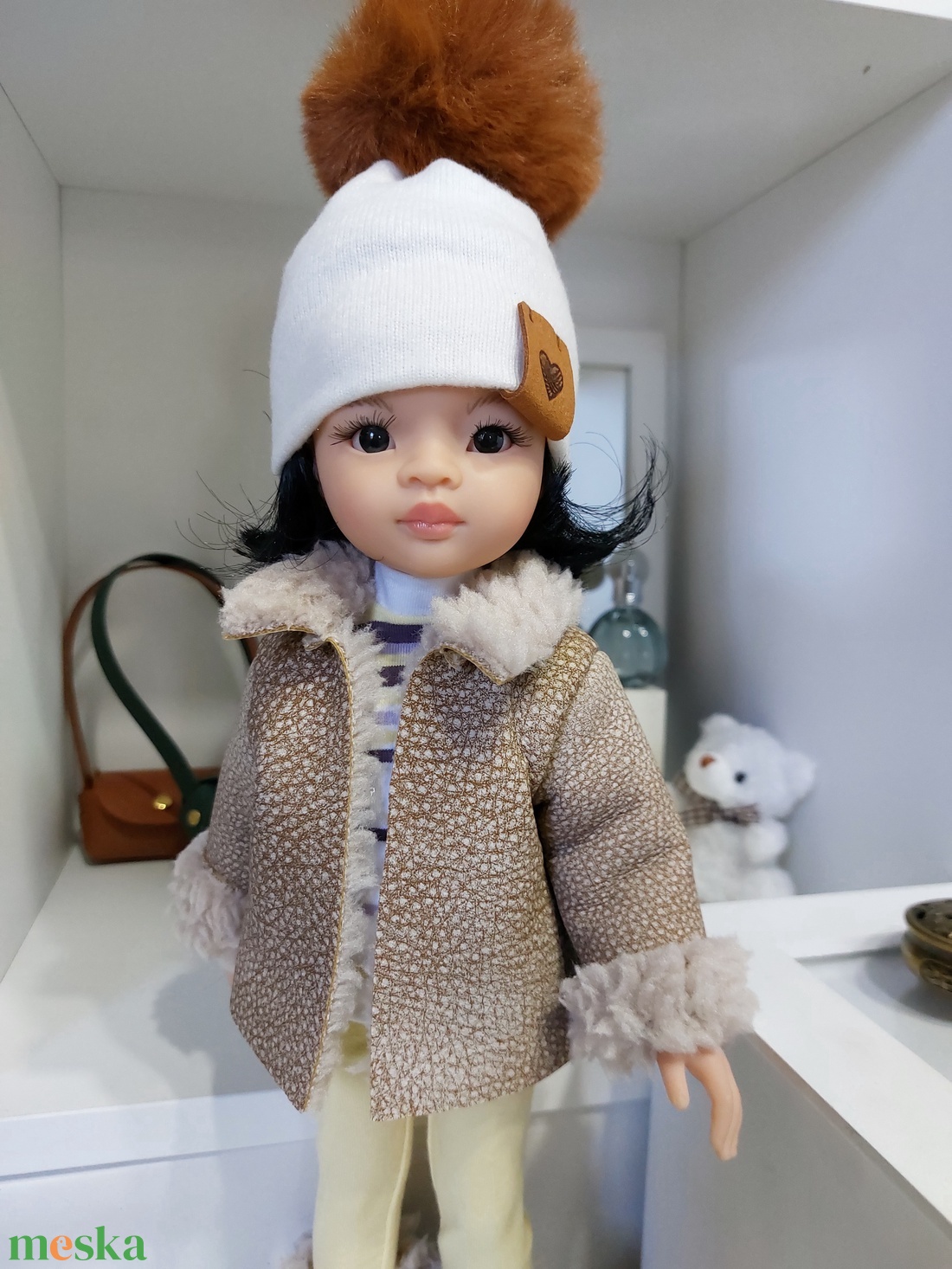 Paola Reina rövid világosbarna szőrmés kabátka - játék & sport - baba & babaház - babaruha, babakellék - Meska.hu