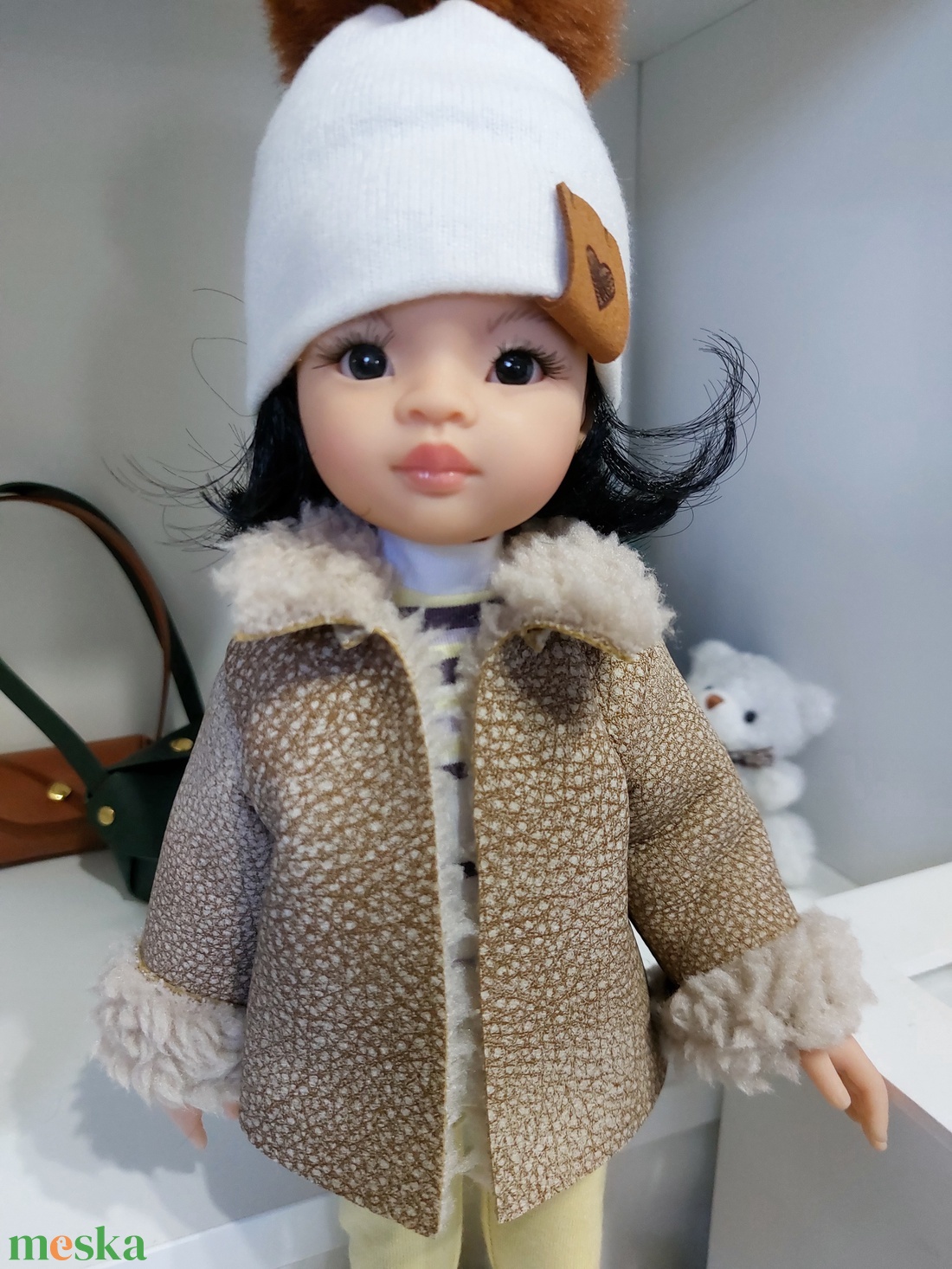 Paola Reina rövid világosbarna szőrmés kabátka - játék & sport - baba & babaház - babaruha, babakellék - Meska.hu