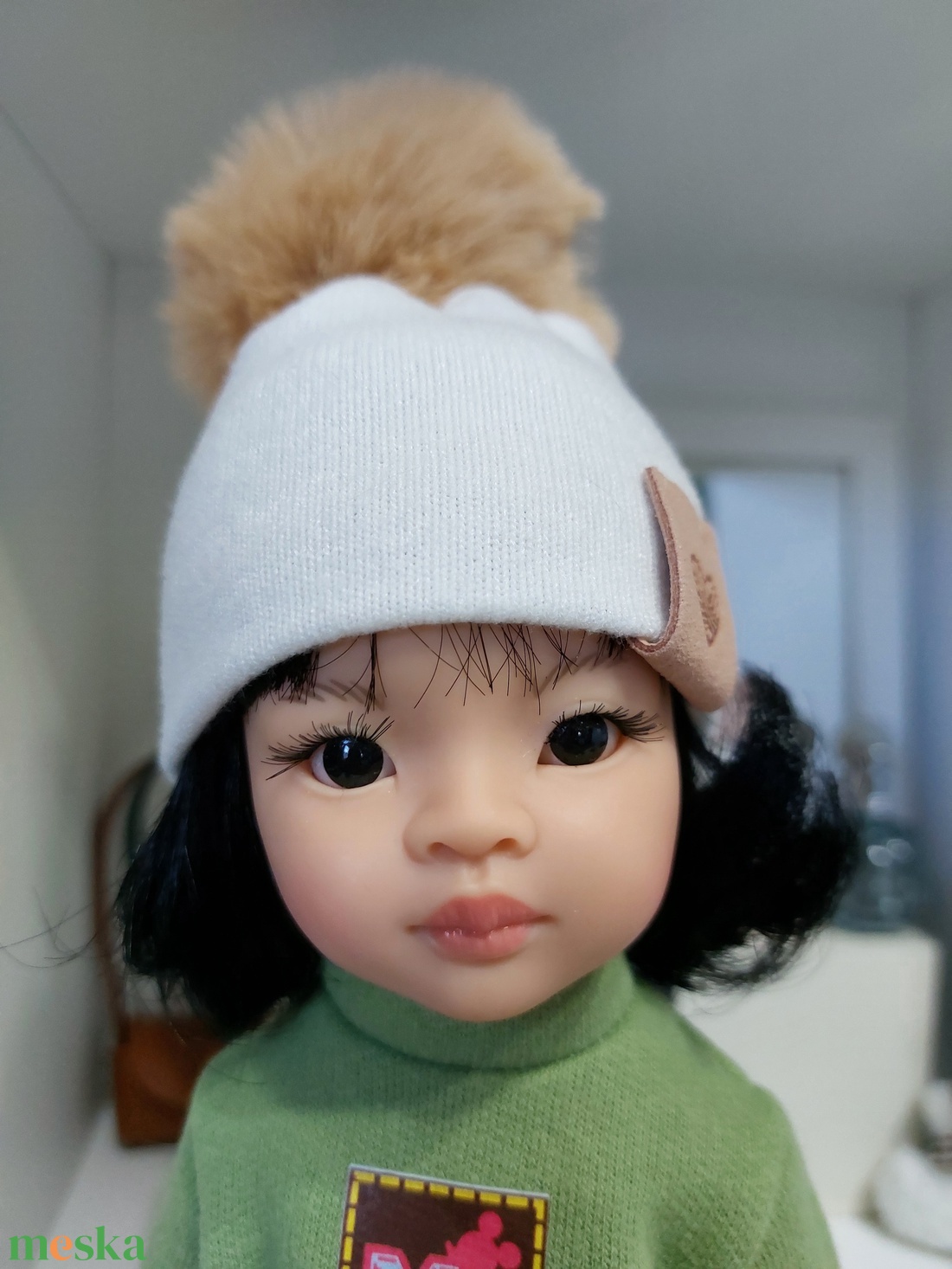 Paola Reina beige kötött sapka barna bojttal - játék & sport - baba & babaház - babaruha, babakellék - Meska.hu