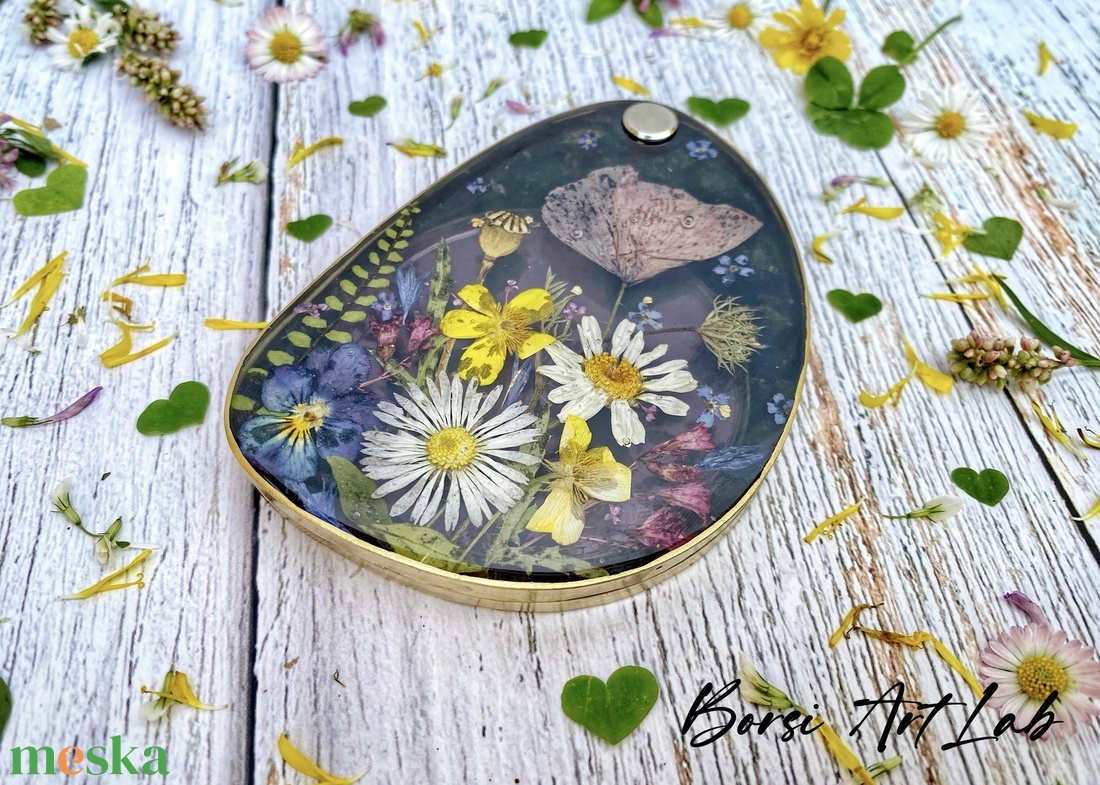 Szárított virágos műgyanta zsebtükör - otthon & életmód - dekoráció - tükör - Meska.hu