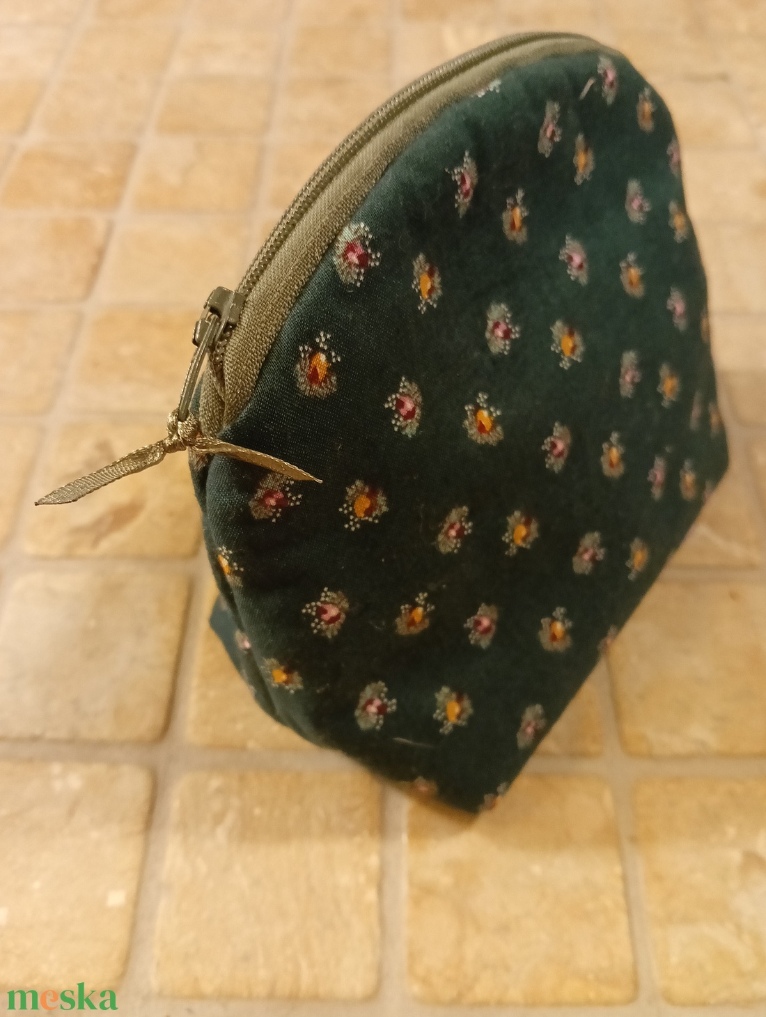 Neszeszer - zöld apró virágmintás - táska & tok - neszesszer - Meska.hu