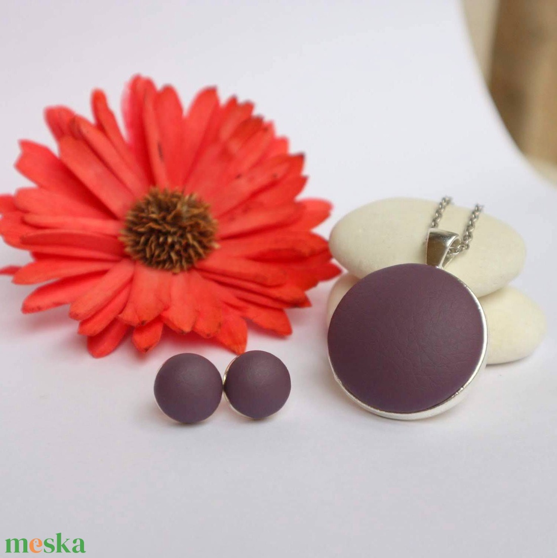 Ibolya lila fülbevaló és nyaklánc szett - ékszer - ékszerszett - Meska.hu