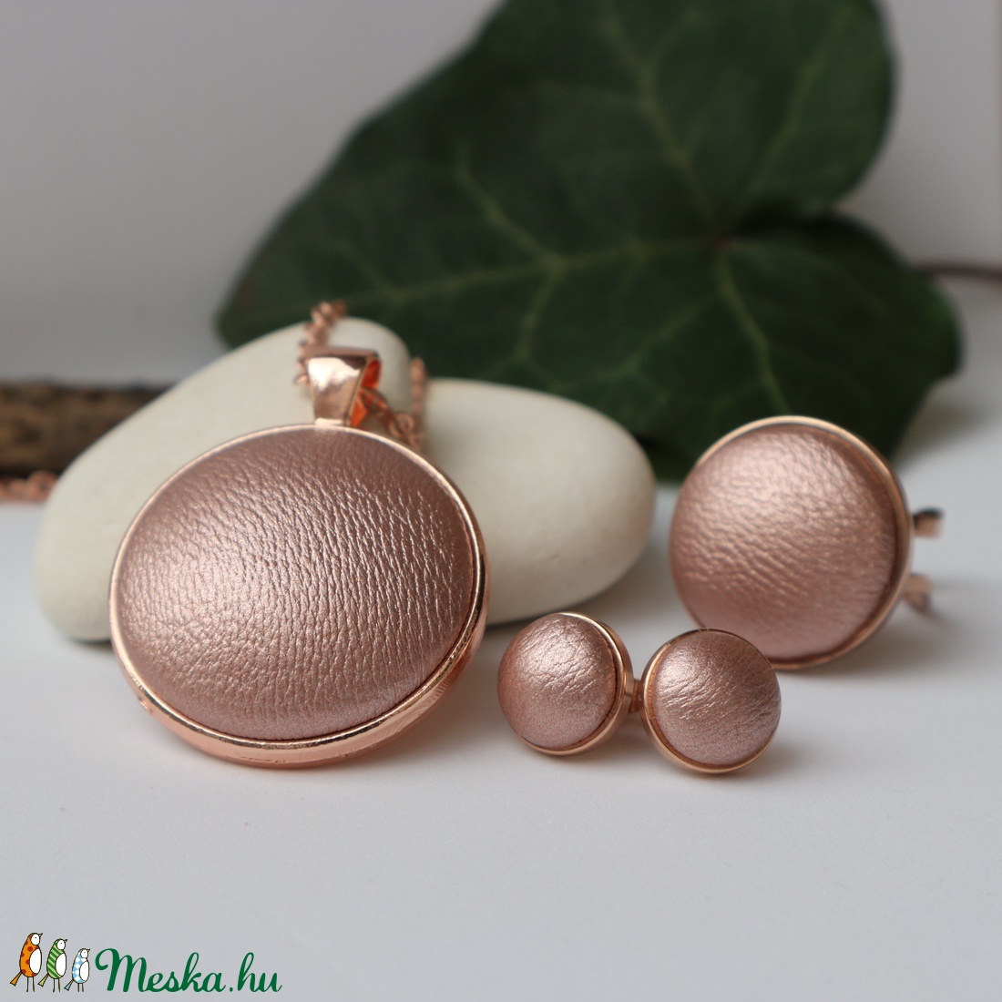 Rosegold púder fülbevaló, gyűrű és nyaklánc szett - ékszer - ékszerszett - Meska.hu Rosegold púder fülbevaló, gyűrű és nyaklánc szett - ékszer - ékszerszett - Meska.hu