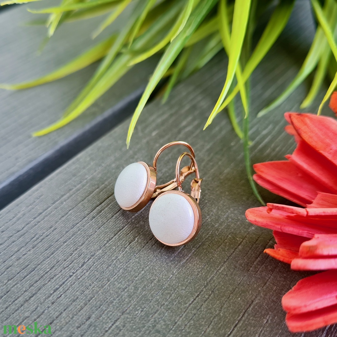 Hófehér - rosegold francia kapcsos fülbevaló - ékszer - fülbevaló - lógós kerek fülbevaló - Meska.hu Hófehér - rosegold francia kapcsos fülbevaló - ékszer - fülbevaló - lógós kerek fülbevaló - Meska.hu