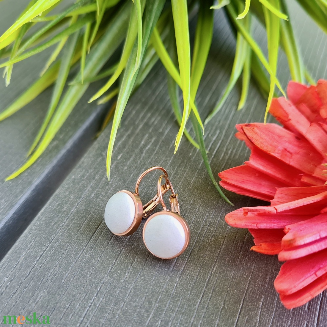 Hófehér - rosegold francia kapcsos fülbevaló - ékszer - fülbevaló - lógós kerek fülbevaló - Meska.hu Hófehér - rosegold francia kapcsos fülbevaló - ékszer - fülbevaló - lógós kerek fülbevaló - Meska.hu