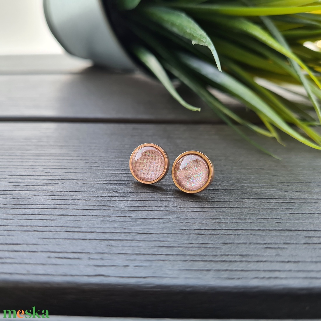 Csillogó púder - rosegold nemesacél bedugós fülbevaló - ékszer - fülbevaló - pötty fülbevaló - Meska.hu Csillogó púder - rosegold nemesacél bedugós fülbevaló - ékszer - fülbevaló - pötty fülbevaló - Meska.hu