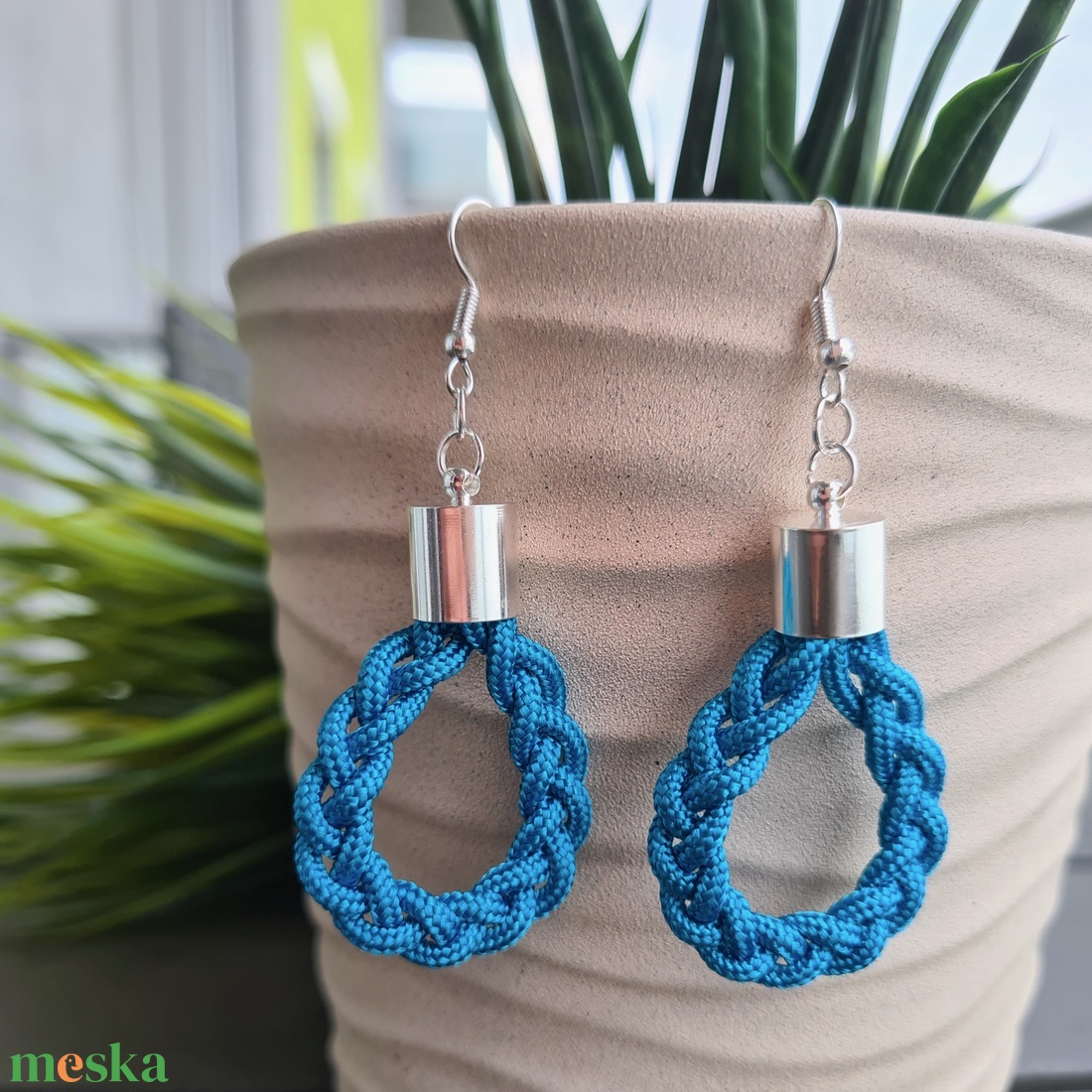 Türkiz fonott paracord lógós fülbevaló - ékszer - fülbevaló - lógó fülbevaló - Meska.hu Türkiz fonott paracord lógós fülbevaló - ékszer - fülbevaló - lógó fülbevaló - Meska.hu