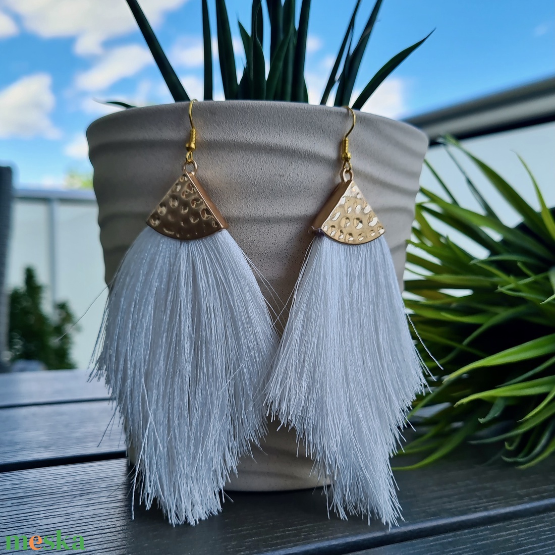 Fehér selyem rojt fülbevaló - ékszer - fülbevaló - rojtos fülbevaló - Meska.hu