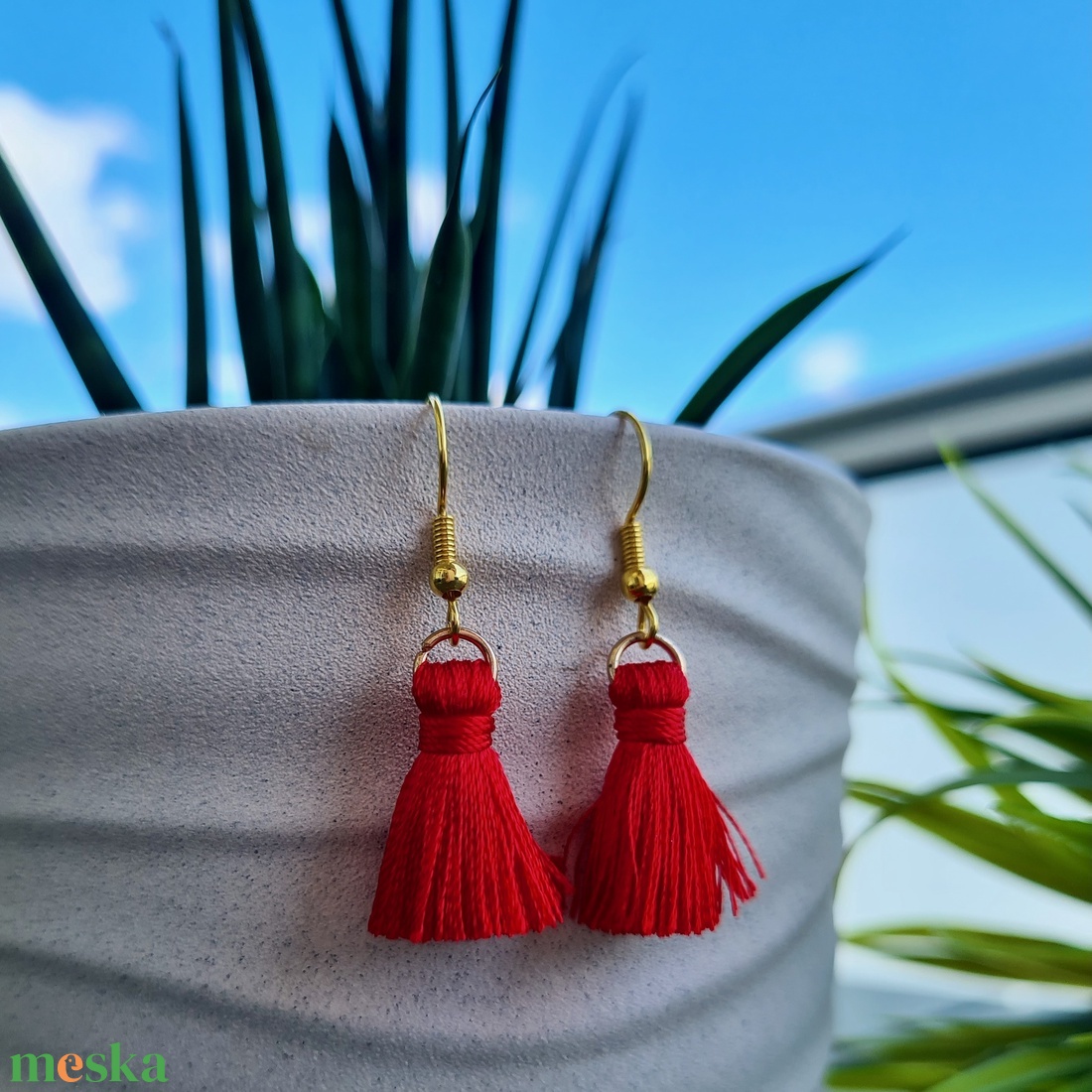 Tűzpiros mini bojt fülbevaló - ékszer - fülbevaló - rojtos fülbevaló - Meska.hu
