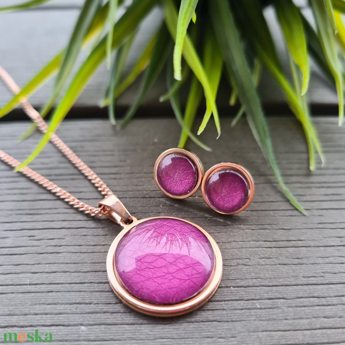 Metál fukszia - rosegold nemesacél medálos nyaklánc és fülbevaló szett - ékszer - ékszerszett - Meska.hu Metál fukszia - rosegold nemesacél medálos nyaklánc és fülbevaló szett - ékszer - ékszerszett - Meska.hu
