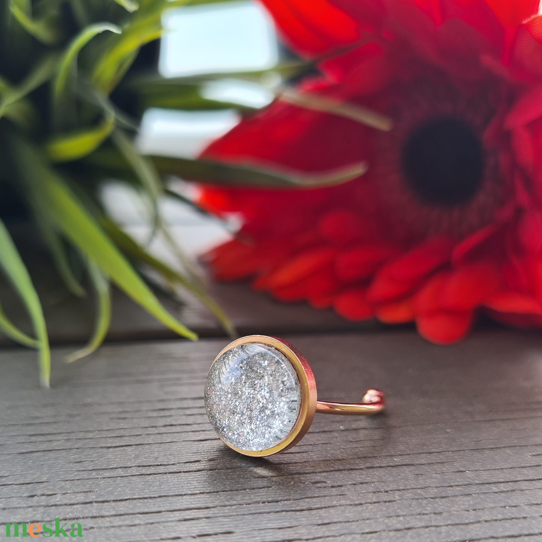 Csillogó ezüst - rosegold nemesacél textilbőr gyűrű - ékszer - gyűrű - szoliter gyűrű - Meska.hu Csillogó ezüst - rosegold nemesacél textilbőr gyűrű - ékszer - gyűrű - szoliter gyűrű - Meska.hu